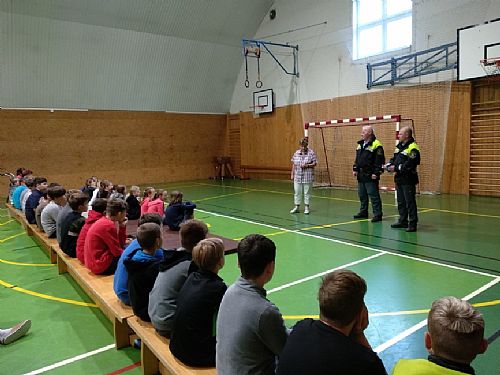 Beseda s obecní policií