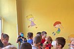 Žáci v Mariánském Údolí se seznámili s čápem Béďou