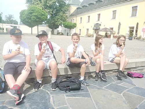 Pochod do Velké Bystřice