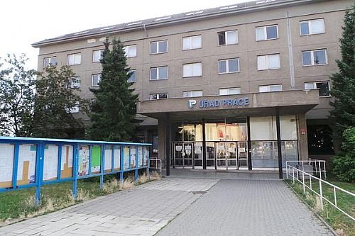 Osmáci s výchovnou poradkyní navštívili úřad práce
